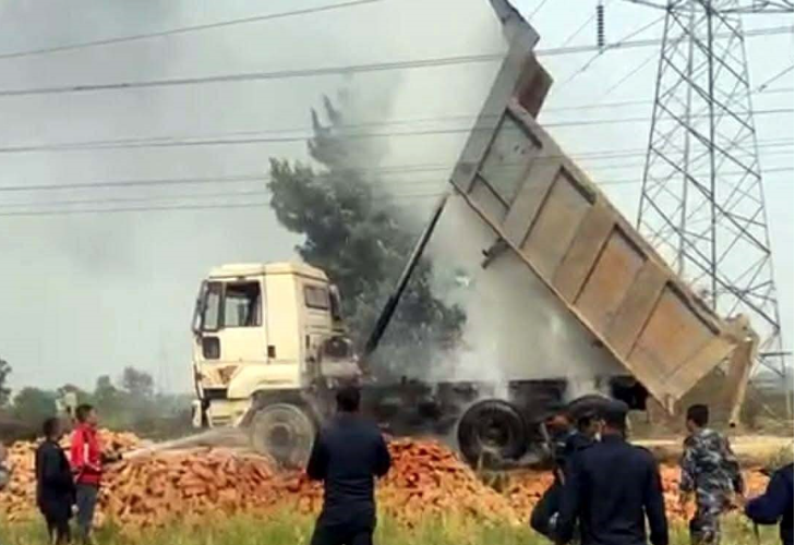 ट्रिपरमा करेन्ट लाग्दा चालकको मृत्यु