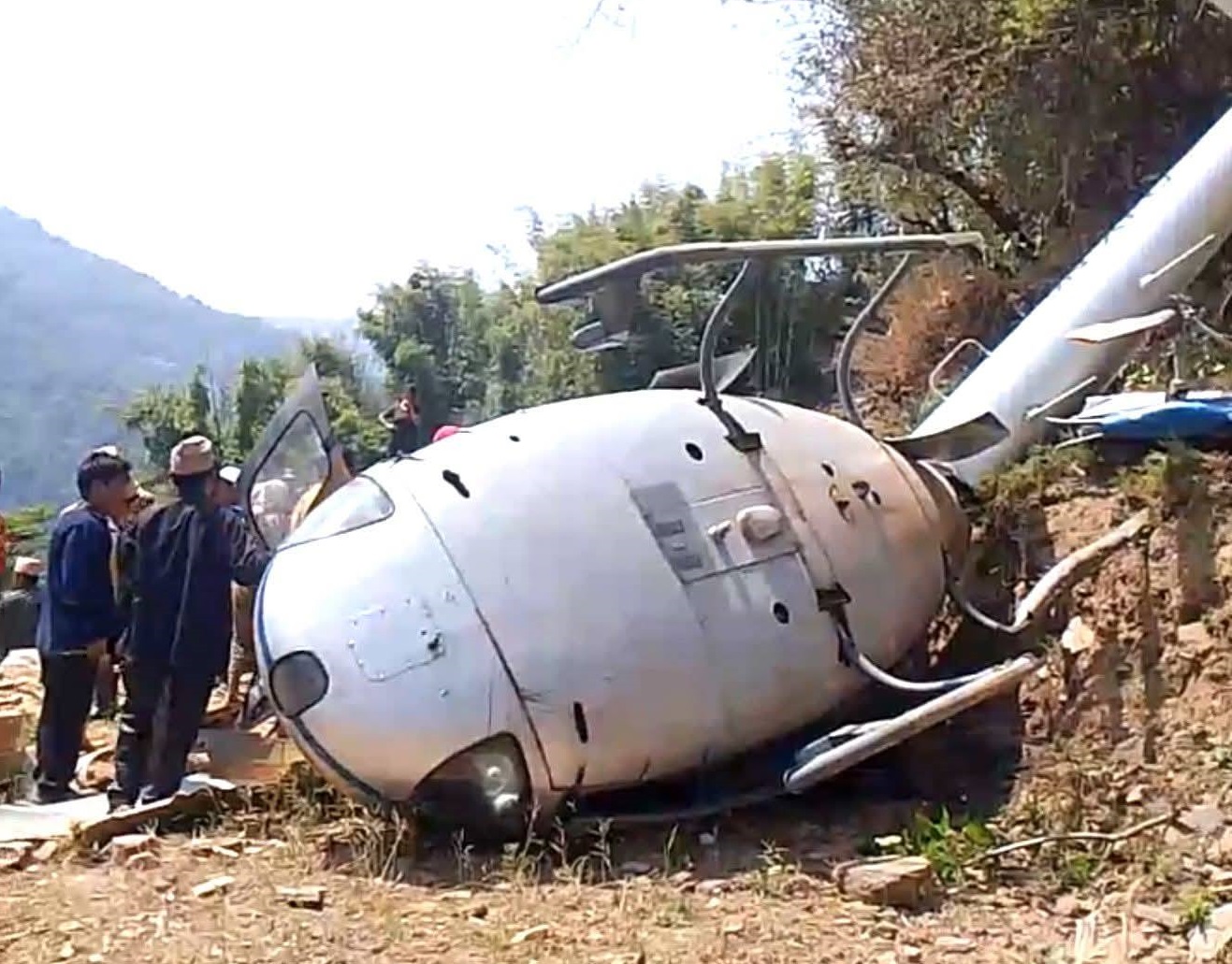 खोटाङमा हेलिकोप्टर दुर्घटना