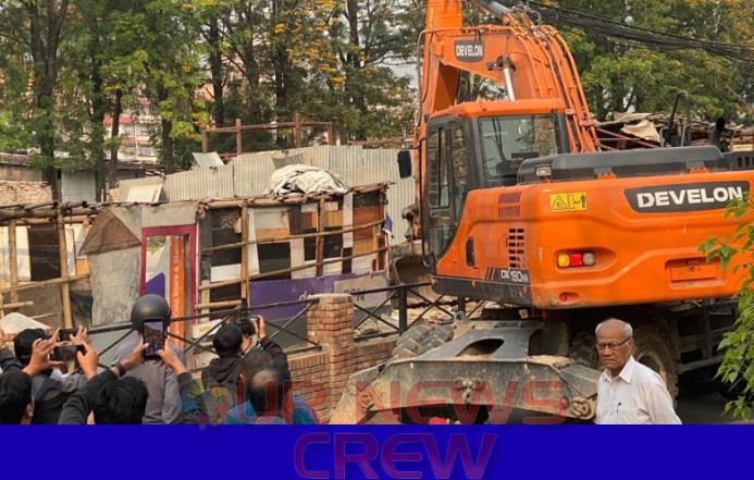 थापाथलीमा बागमती किनारका सुकुमवासी बस्ती शान्तिपूर्ण रूपमा हटाइँदै