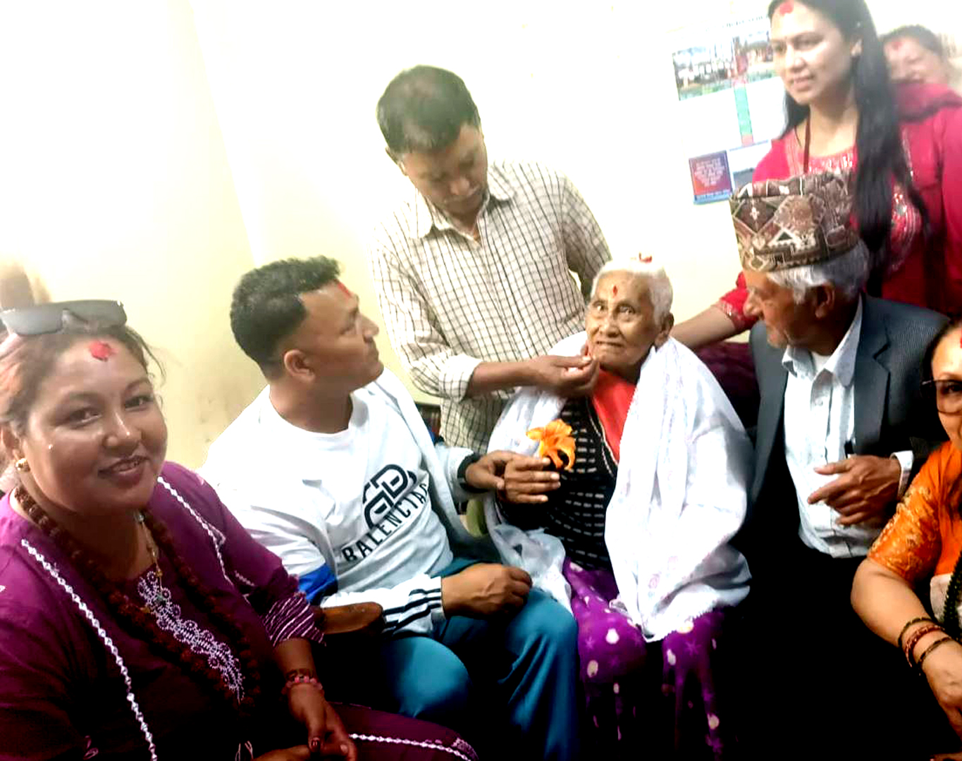 अग्रजको सम्मानमा चन्द्रागिरि–७ : घरदैलोमै सेवा र पोषण