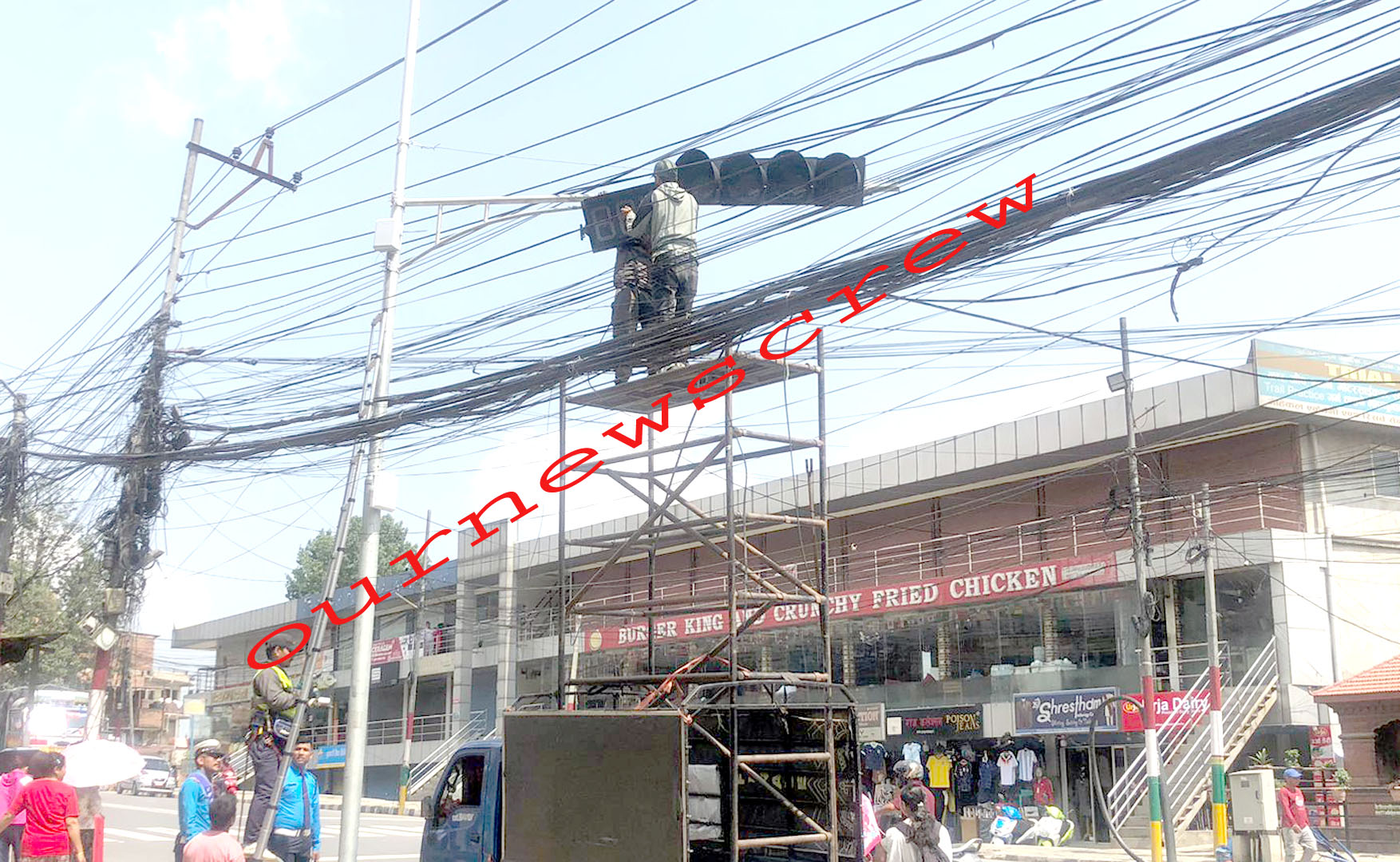 चन्द्रागिरिमा पहिलो ट्राफिक लाइट, गुर्जुधाराबाट सुरु भयो जडान
