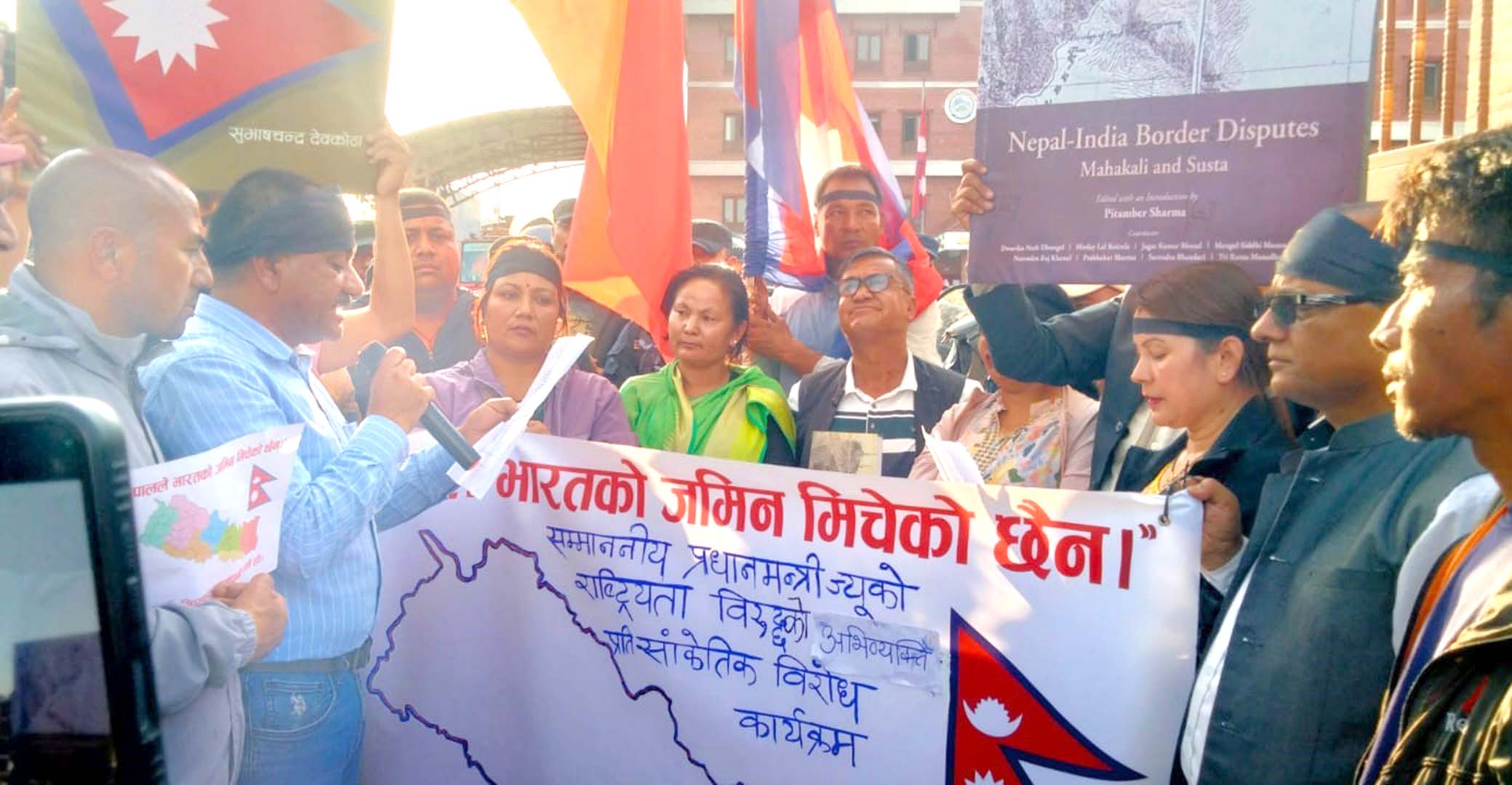 प्रधानमन्त्रीको अभिव्यक्तिविरुद्ध चन्द्रागिरिमा पाँच वाम घटकको विरोध, कार्यवहाक मेयरमार्फत् प्रधानमन्त्रीलाई ज्ञापन