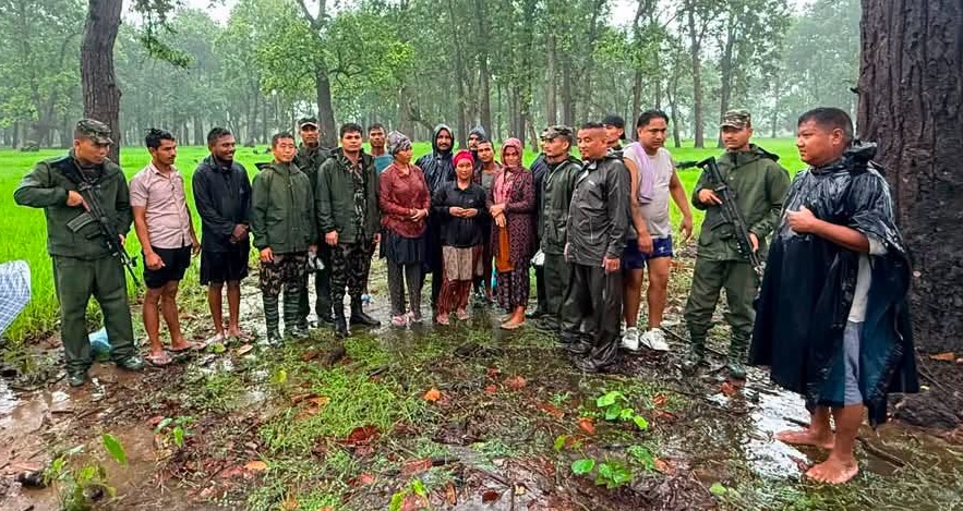 च्याउ टिप्न गएका तीन महिलाको सकुशल उद्धार, १४ जना अझै सम्पर्कविहीन