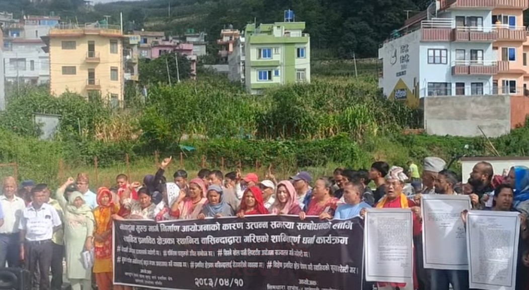 उद्घाटनअघि नै नागढुंगा सुरुङमार्गमा स्थानीयको विरोध, ‘समस्या समाधान नभए आन्दोलन नरोक्ने चेतावनी’