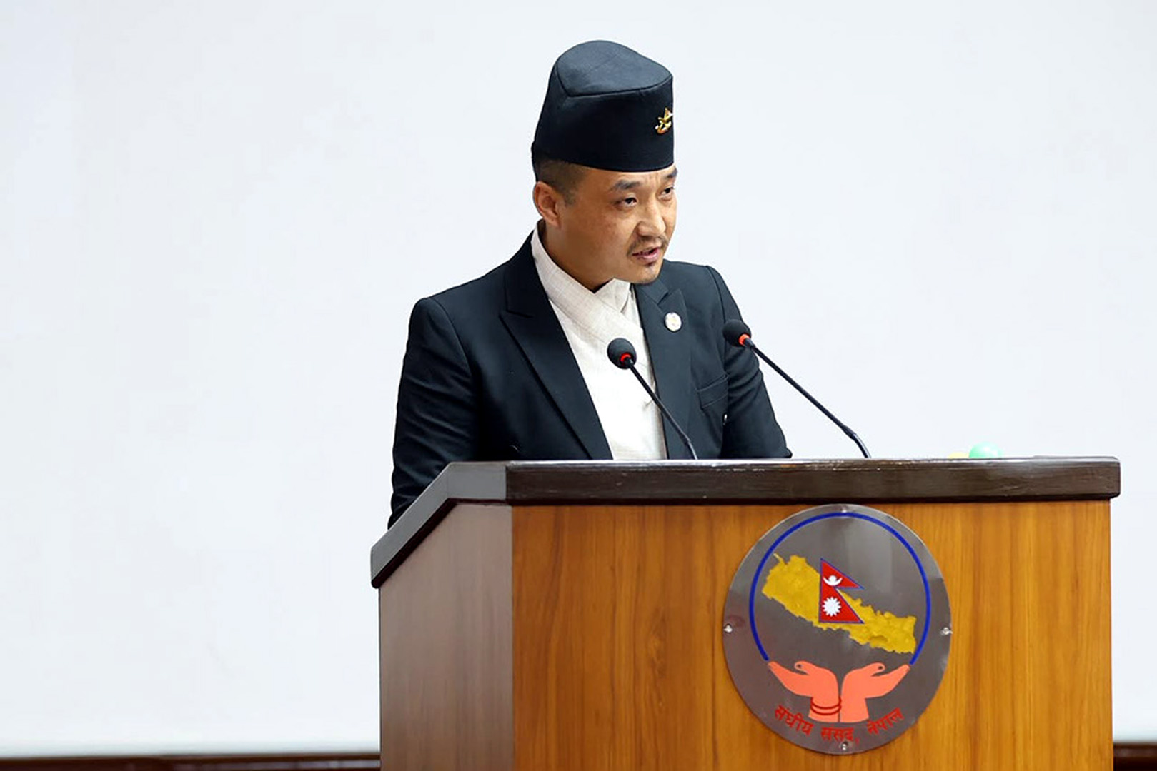 भूकम्प पीडितको आवास पुनर्निर्माणका लागि पाँच अर्ब सुनिश्चित : गृहमन्त्री गुरुङ