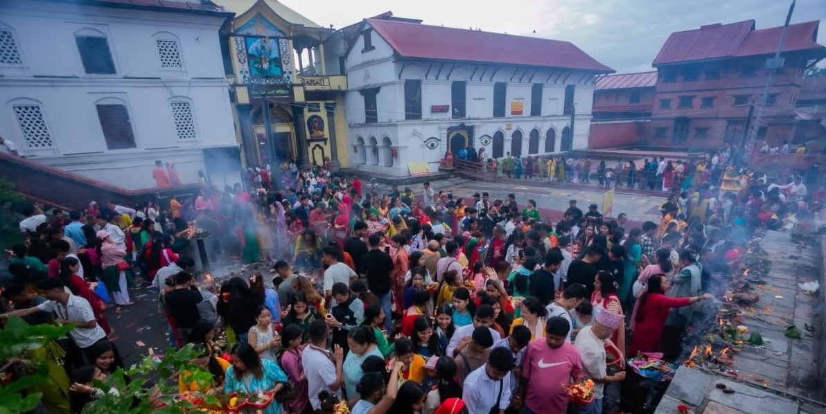 आज साउनको अन्तिम सोमबार शिवालयमा भक्तजनको भिड