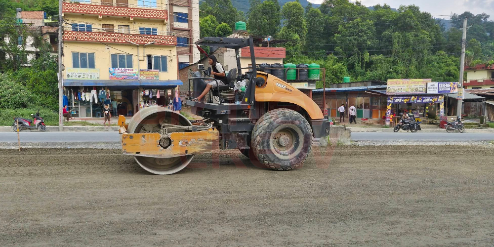 धार्केबजारमा फेरिँदै पृथ्वी राजमार्गको मुहार, बाँकी खण्ड कालोपत्रेको तयारी