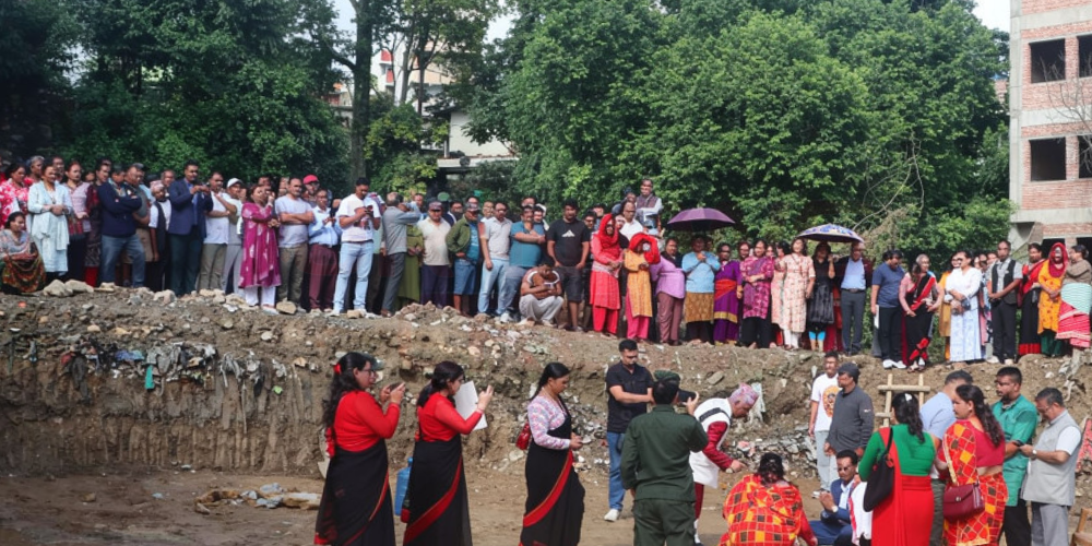 चन्द्रागिरि–५ को वडा कार्यालय भवन शिलान्यास, १ करोड ४६ लाख लागतमा साढे दुईतले भवन बन्ने