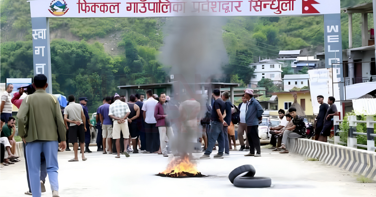 सुनकोसी दुर्घटनाः खोजी जारी, मध्यपहाडी लोकमार्ग अवरुद्ध