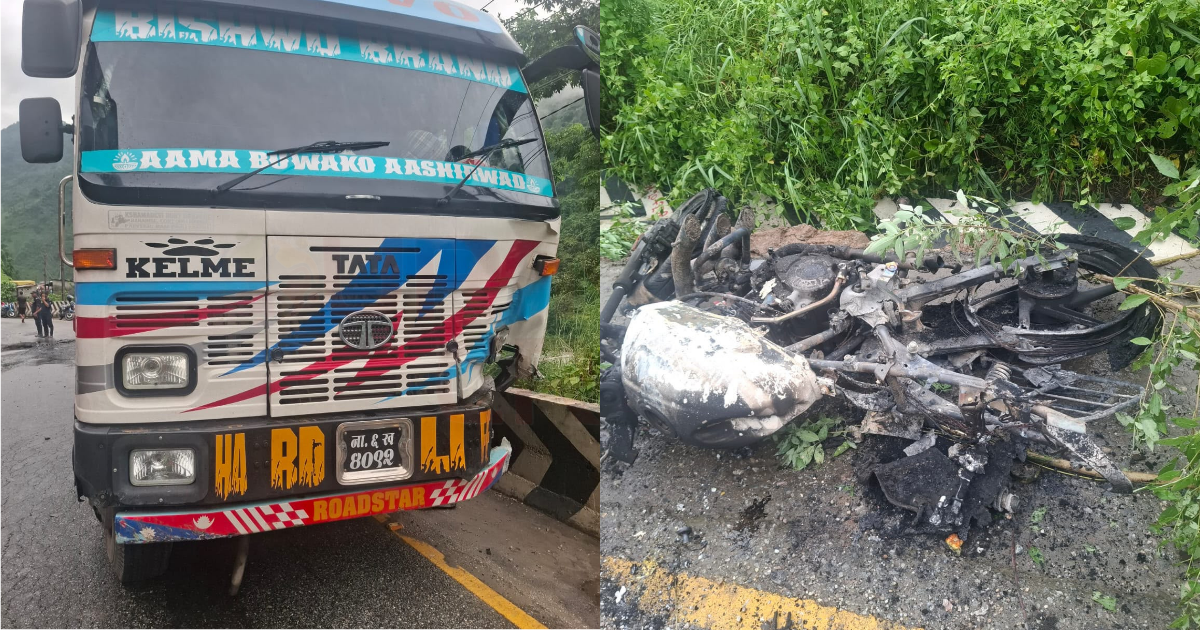 चितवनमा ट्रक र मोटरसाइकल ठोक्किँदा दुई जना घाइते, मोटरसाइकल पूर्ण रूपमा जल्यो