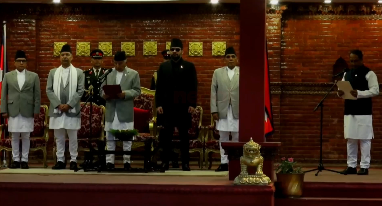 नवनियुक्त उद्योगमन्त्री दीपक साहले लिए पद तथा गोपनीयताको शपथ