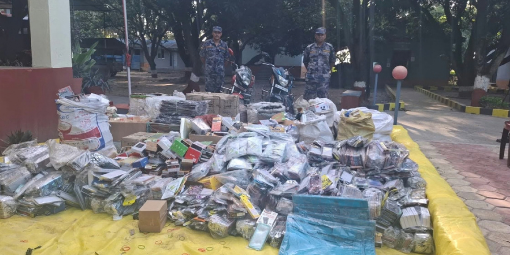रास्वपा नेता साहको घरमा छापा, ५० लाखभन्दा बढीको मोबाइल सामग्री बरामद