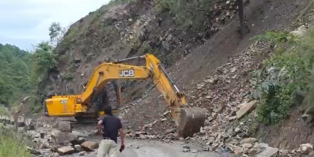 बीपी राजमार्ग बगाएको स्थानमा अस्थायी डाइभर्सन निर्माण सुरु