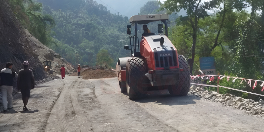 नागढुंगा–मुग्लिन सडकखण्डस् कृष्णभीरमा नयाँ ट्रयाक तयार, भोलिदेखि पूर्ण रूपमा सञ्चालनमा आउने