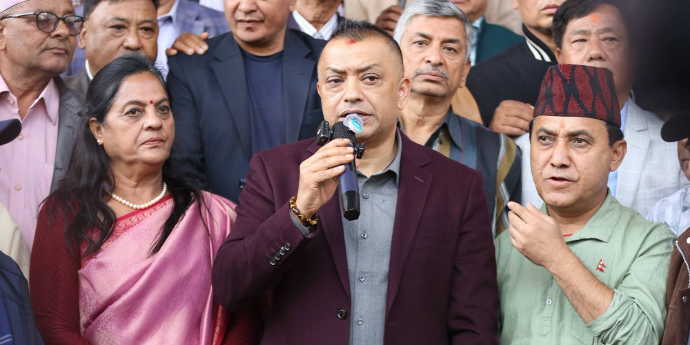 विश्व र पुष्पालाई छेउमा राखेर गगन थापाले सार्वजनिक गरे आफ्नो धारणा