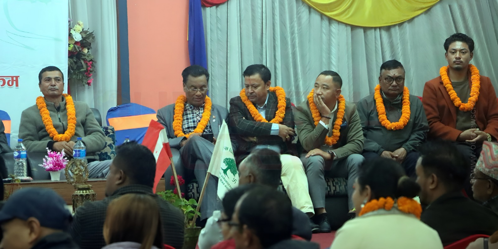 गुर्जुधारामा जुटे कांग्रेस नेता–कार्यकर्ता, चियापानसँगै शुभकामना र सम्मान कार्यक्रम